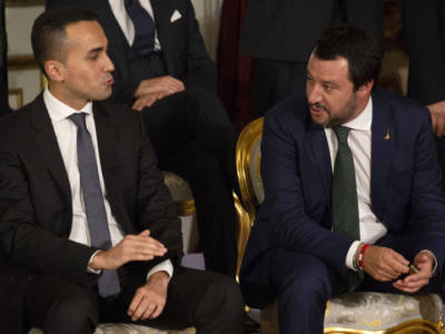Flat Tax, polemiche nella maggioranza. Di Maio a Salvini: no promesse stile Berlusconi