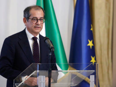 L’Eurogruppo avverte l’Italia: Prenda misure per rispettare le regole o sarà procedura