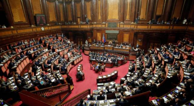 Approvato il decreto Crescita, è legge. Renzi: “L’Italia pagherà cialtronaggine di Lega e M5S”