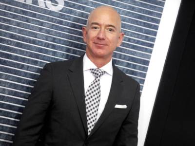 Bezos formalizza il divorzio, alla moglie 38 miliardi