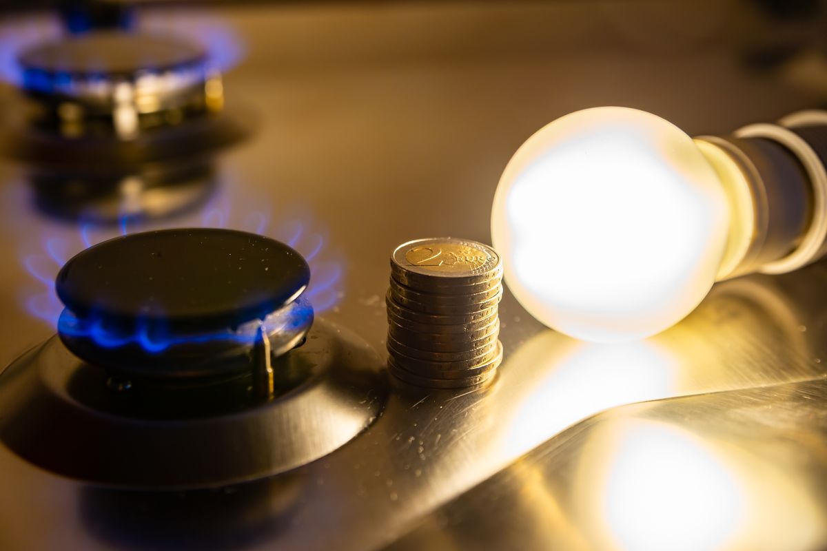 aumento prezzo energia luce gas